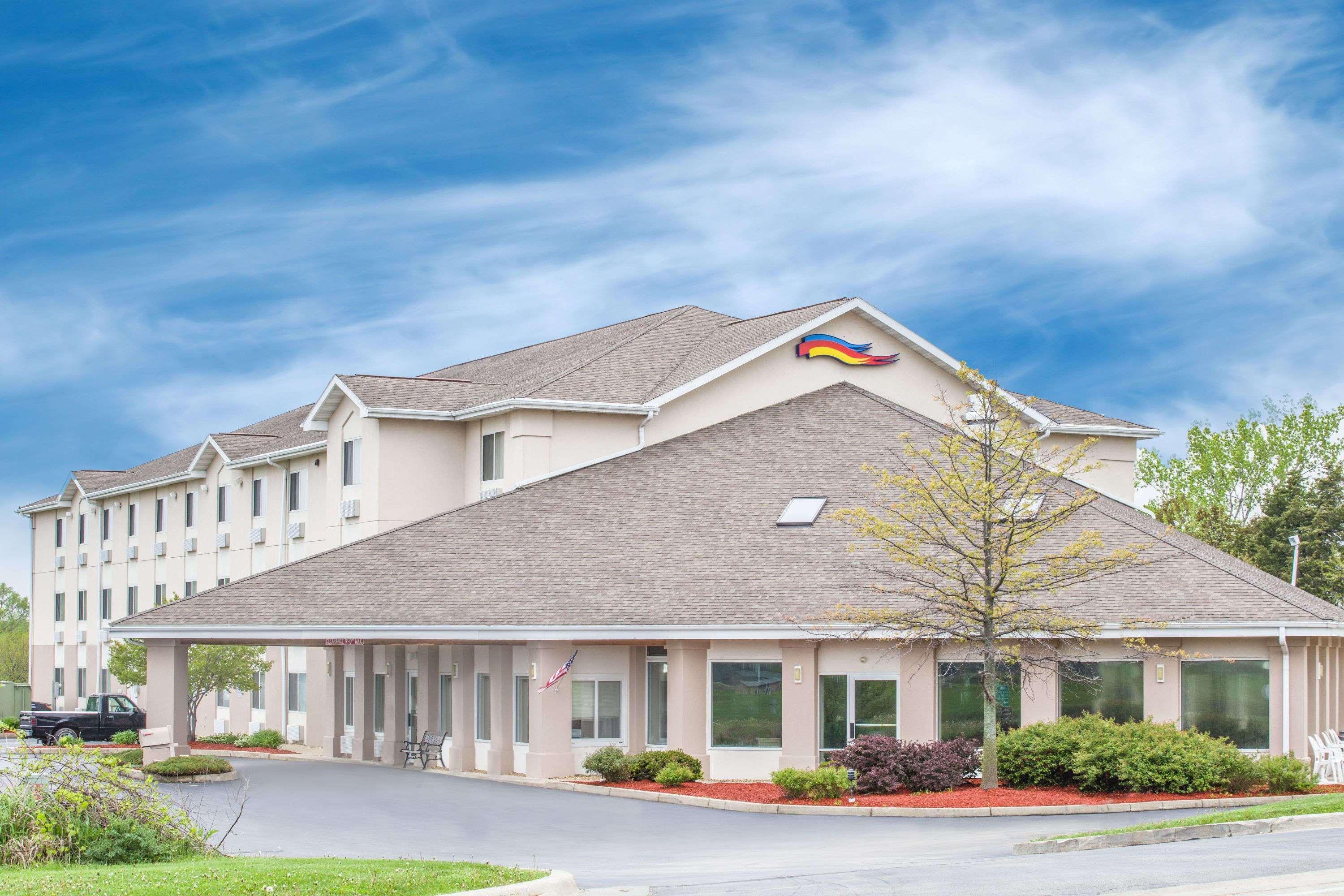 Hotel Baymont By Wyndham Freeport Exterior foto